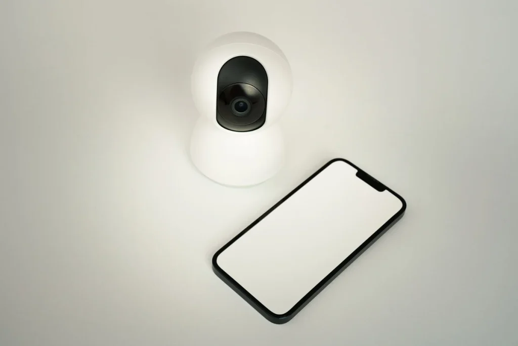 Telefona bağlanan IP kamera üzerinden mobil uygulama ile canlı görüntü izleme